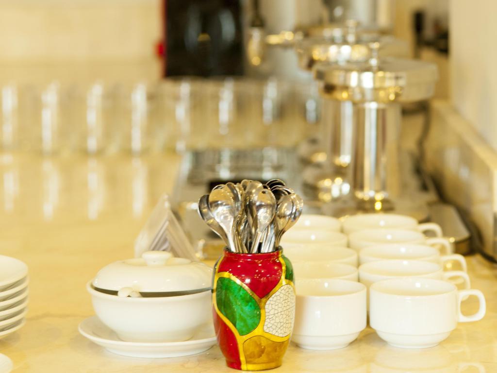 Sen Hotel Hanoi Buitenkant foto